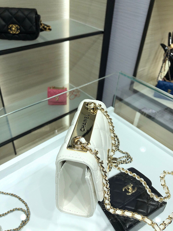Chanel A81633Y White Small Trendy Mini Wallet