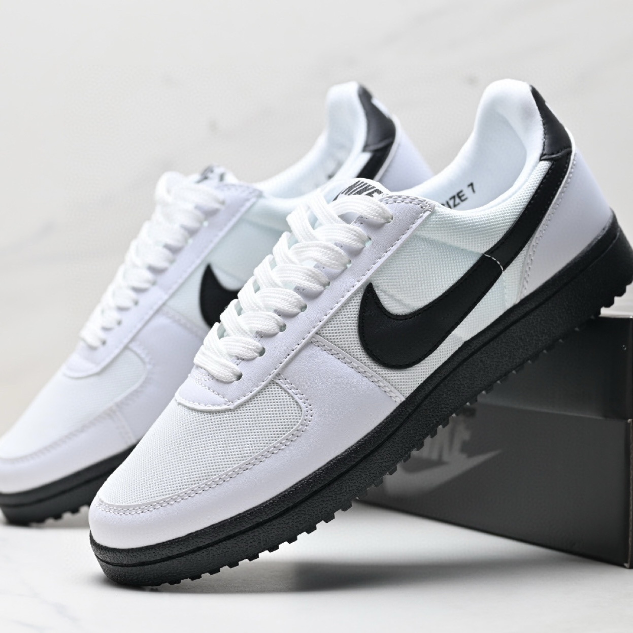 Nike Field General 82