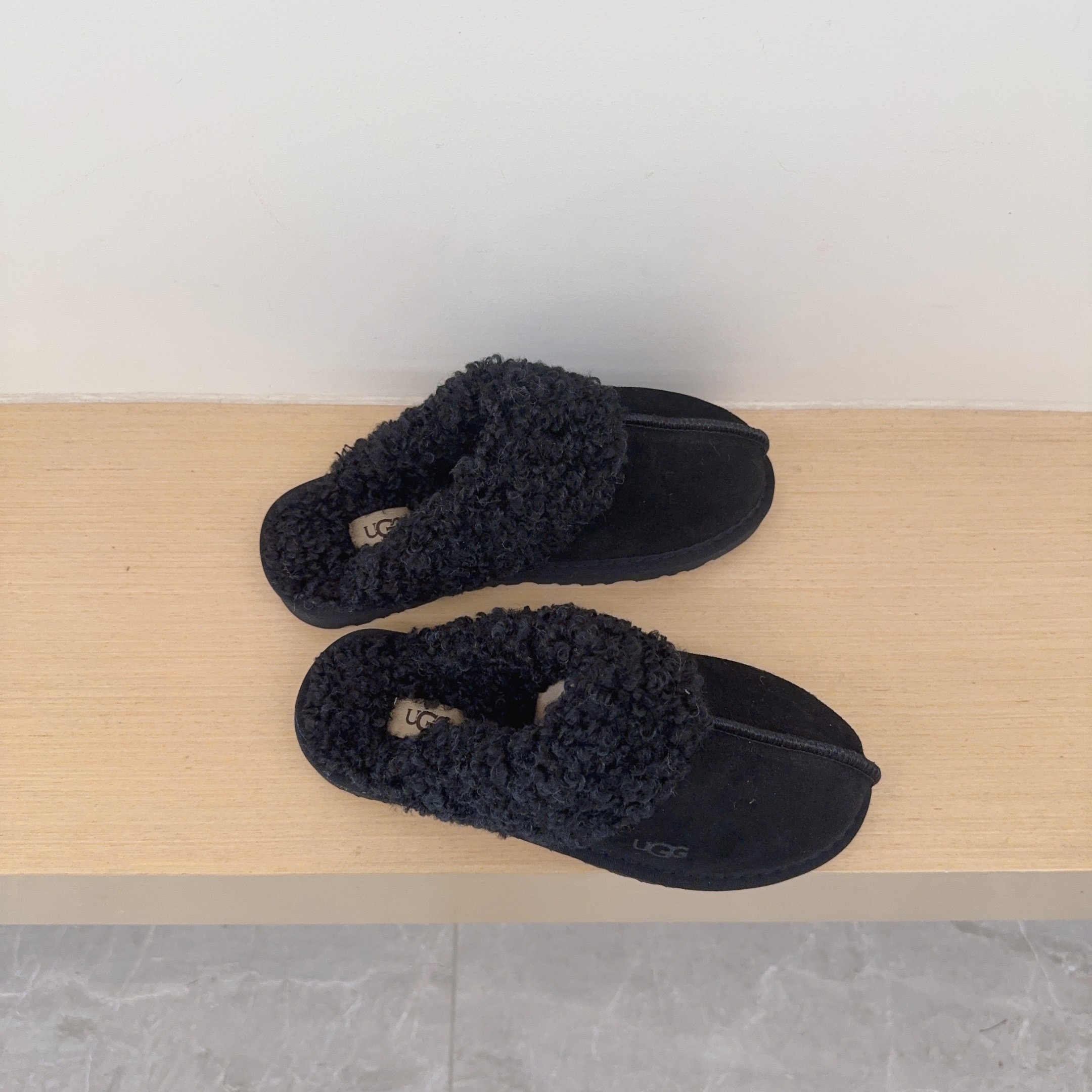 UGG Kids Curly Fleece Star Slippers