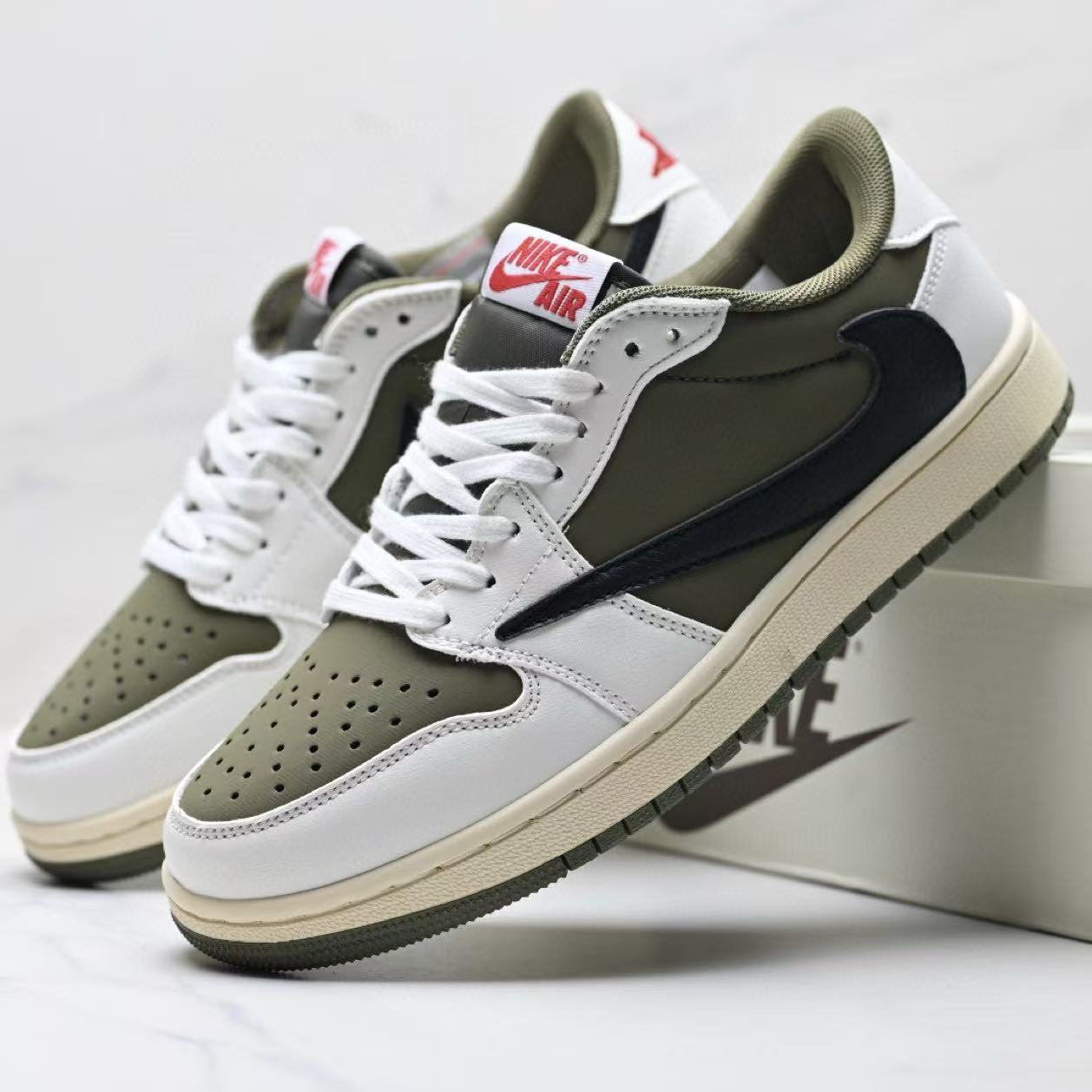 Nike-TS AJ1