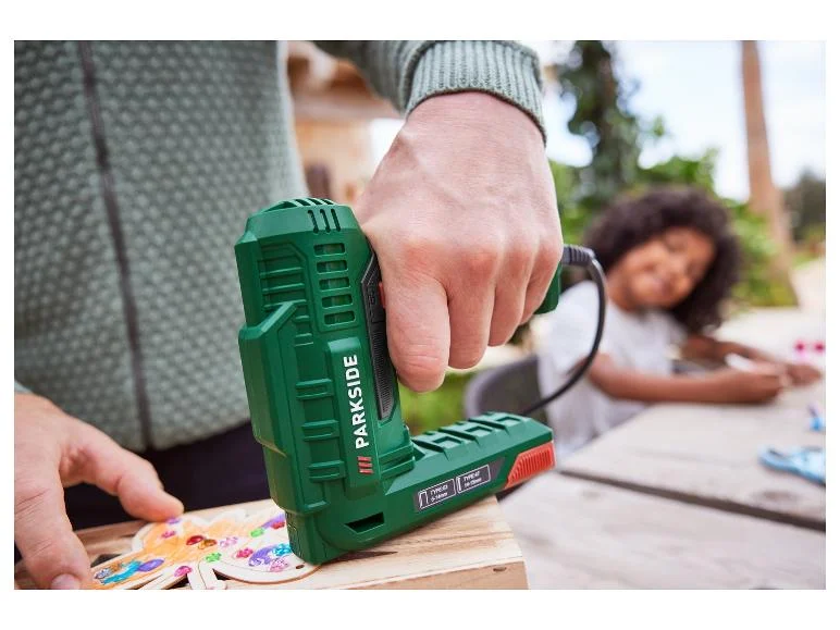 Agrafeuse-cloueuse électrique PHET 15 C2