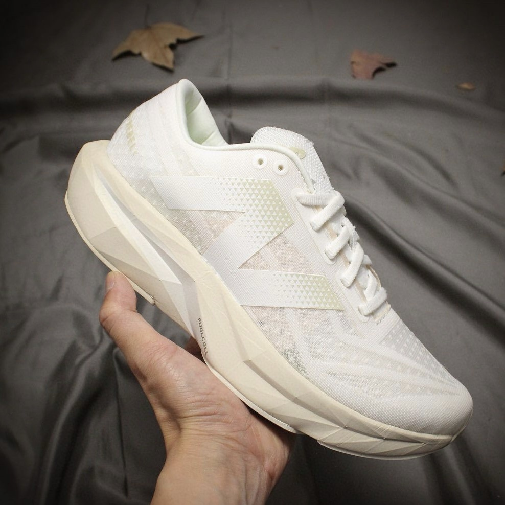 New Balance FuelCell Rebel V4