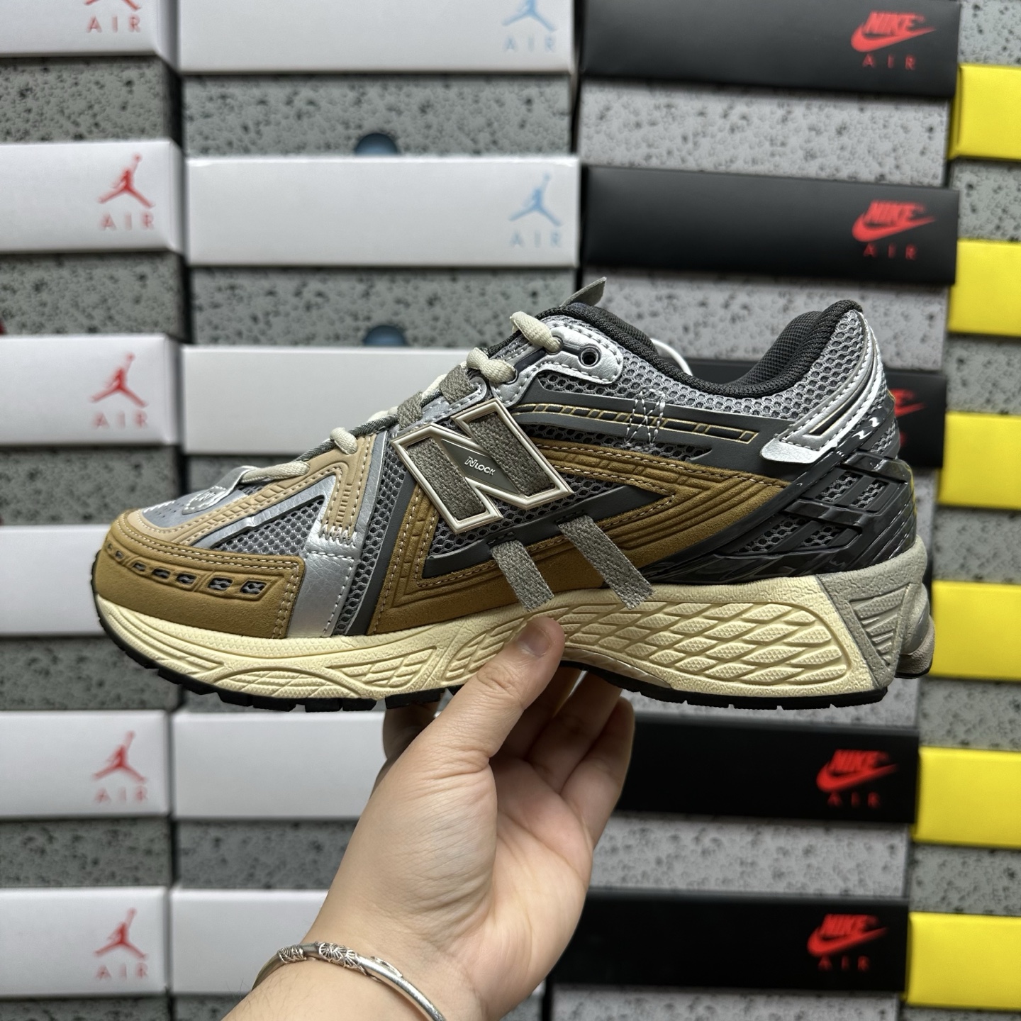 New Balance 1906 Sneakers detail 2