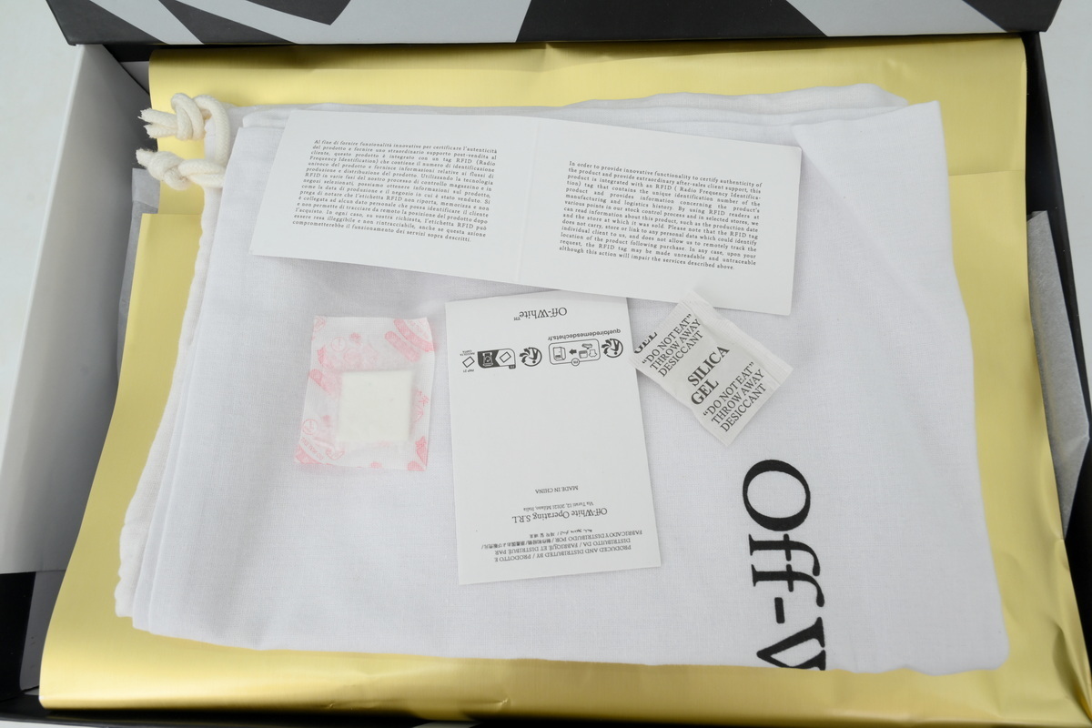 Off-White Out Of Black White Red OWIA289F 25LEA001 0063