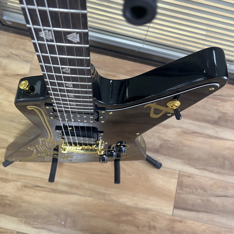 Electric Guitar Black Gold Gold Hardware Gold Carving Scroll Electric Guitar