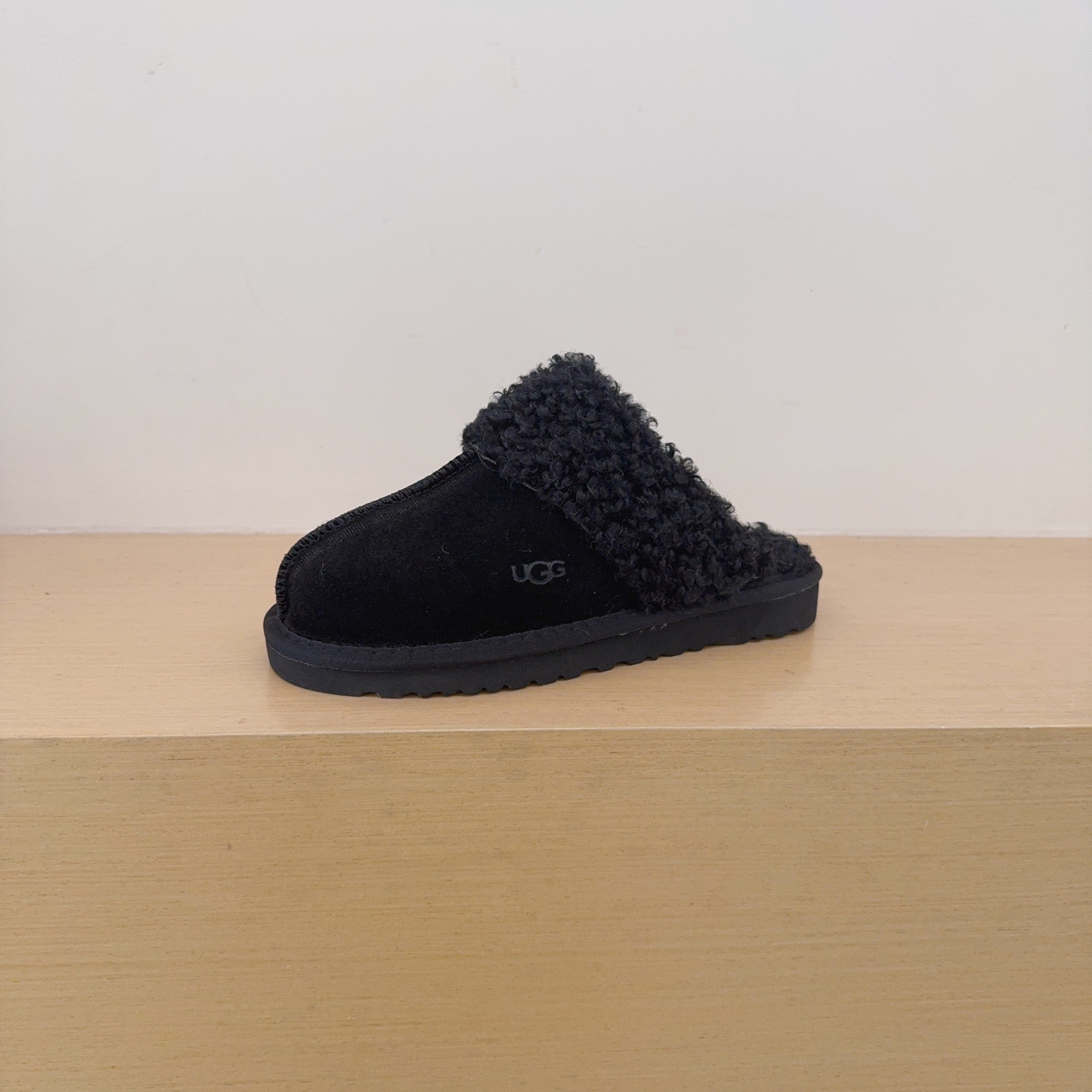 UGG Kids Curly Fleece Star Slippers