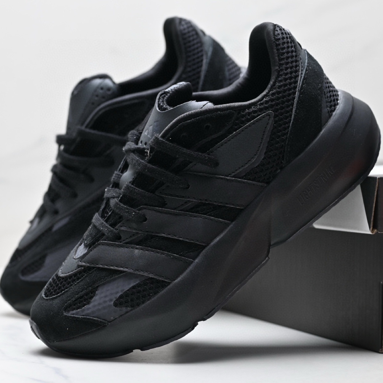 Adidas LightBlaze