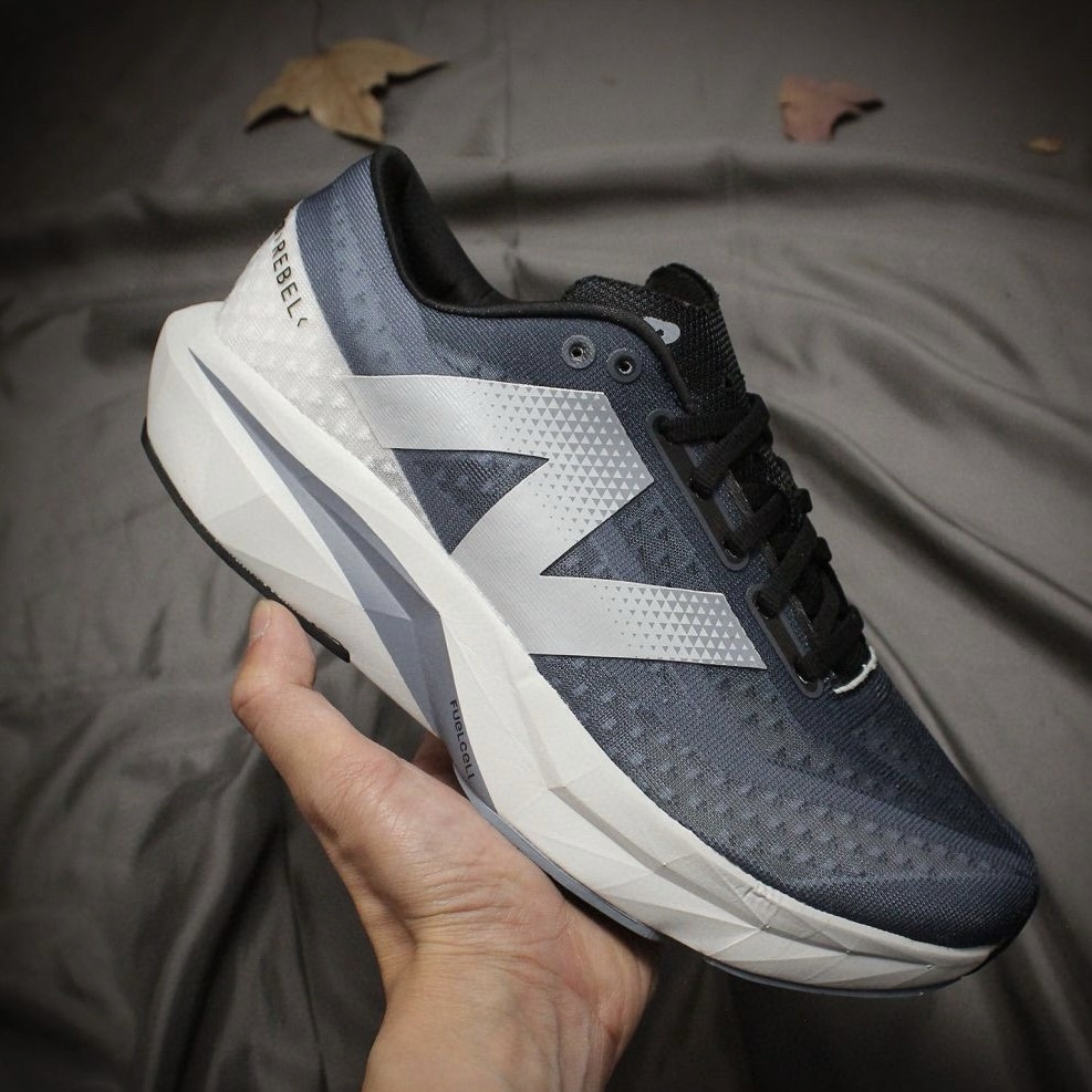 New Balance FuelCell Rebel V4