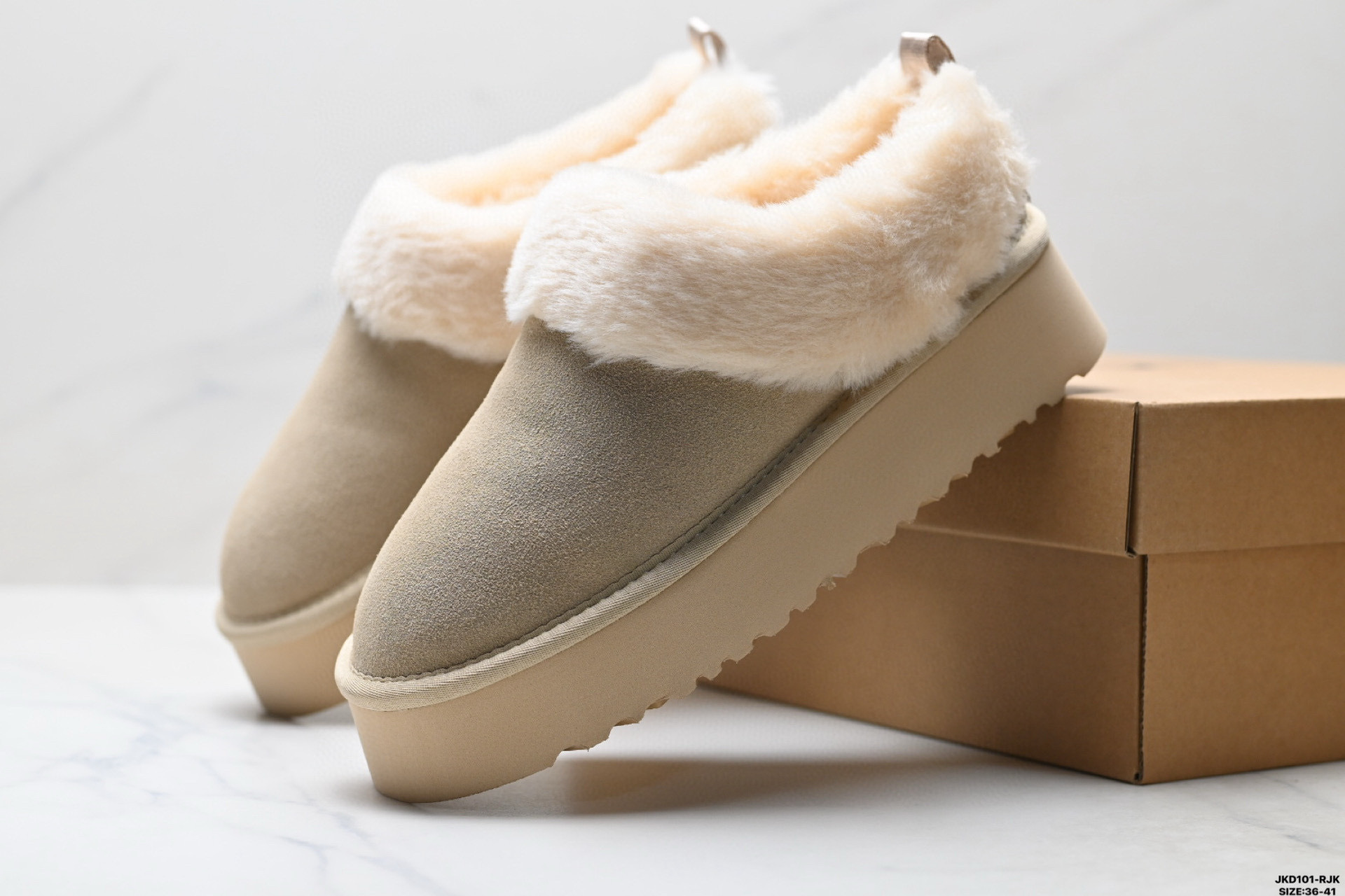 UGG Classic Clear Mini Detail 29