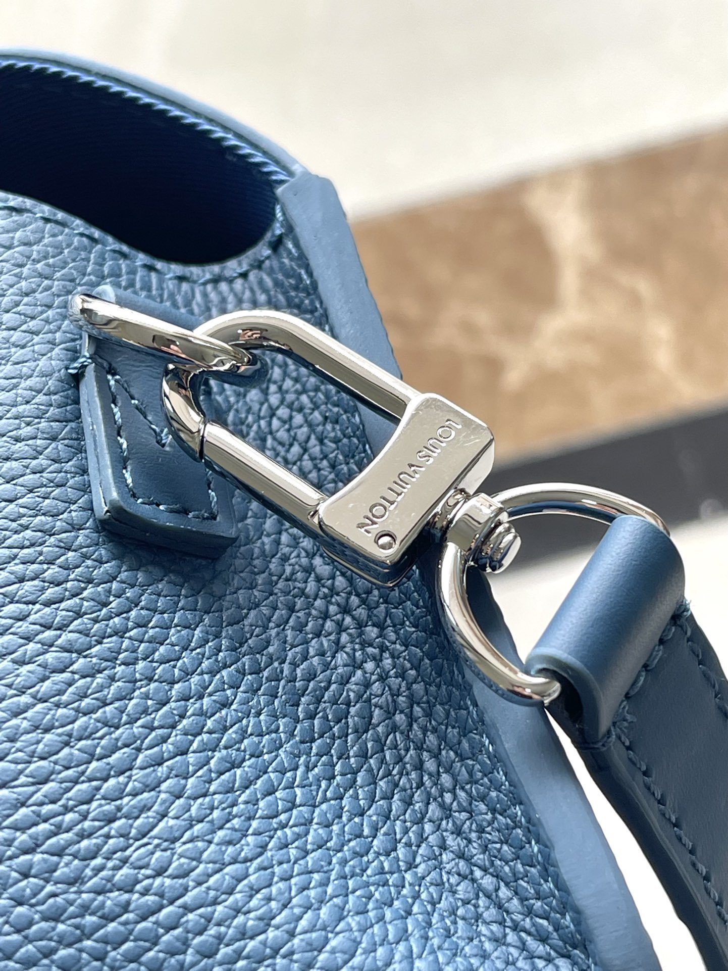 LV Aerogram Mailman Bag 12A High-Quality Version