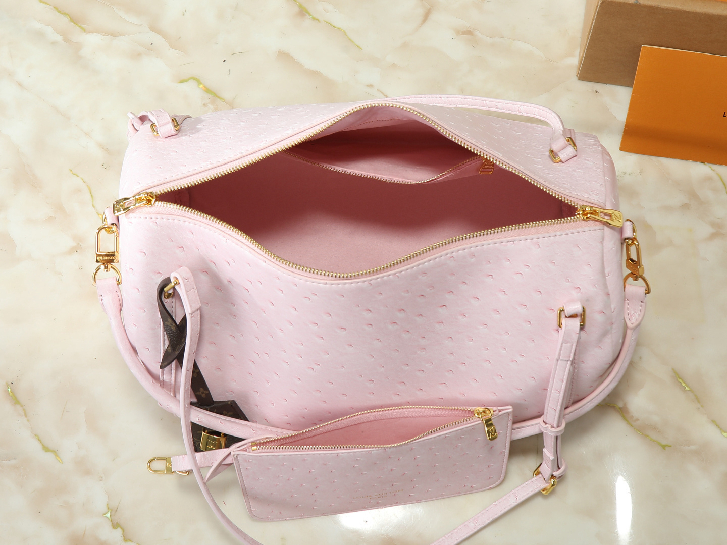 LV Speedy Soft 30（Ostrich Embossed）