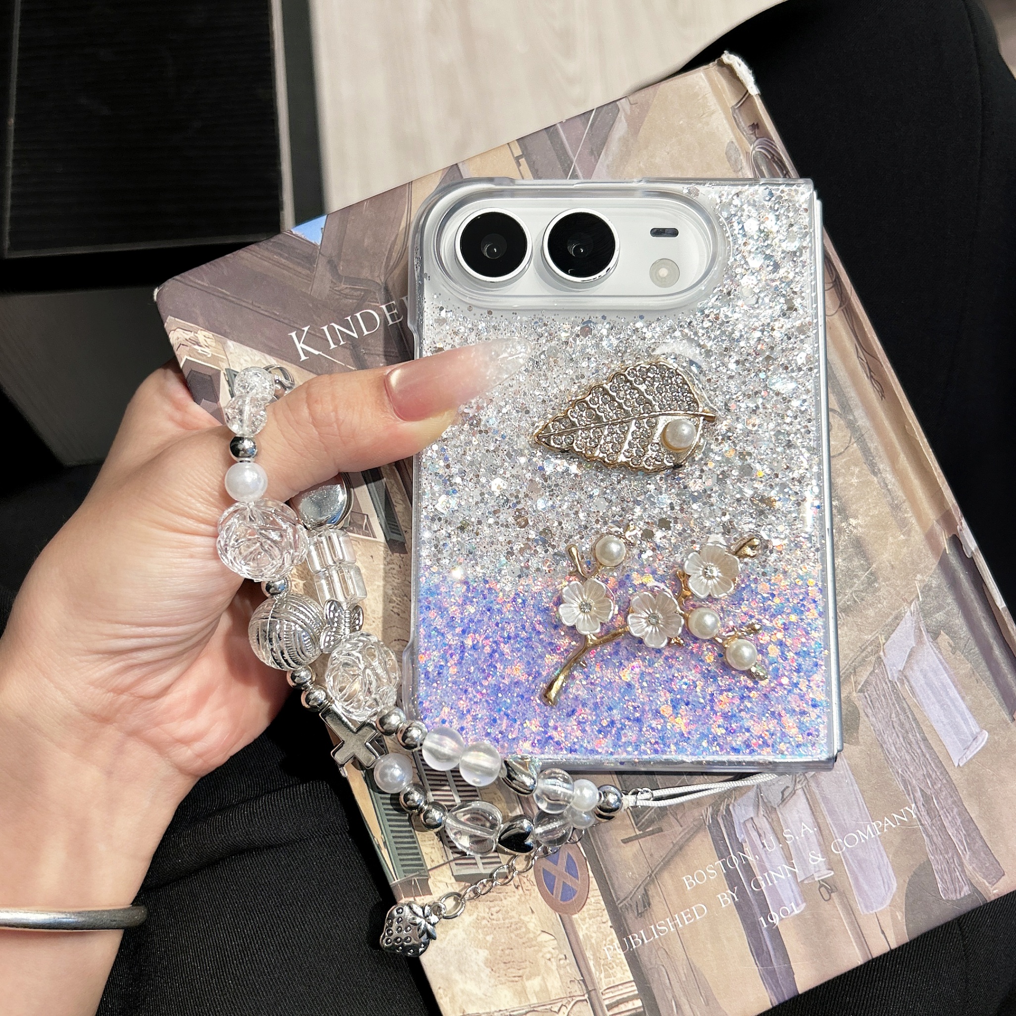 Galaxy Z Flip 6 Protective Case Glitter - back view