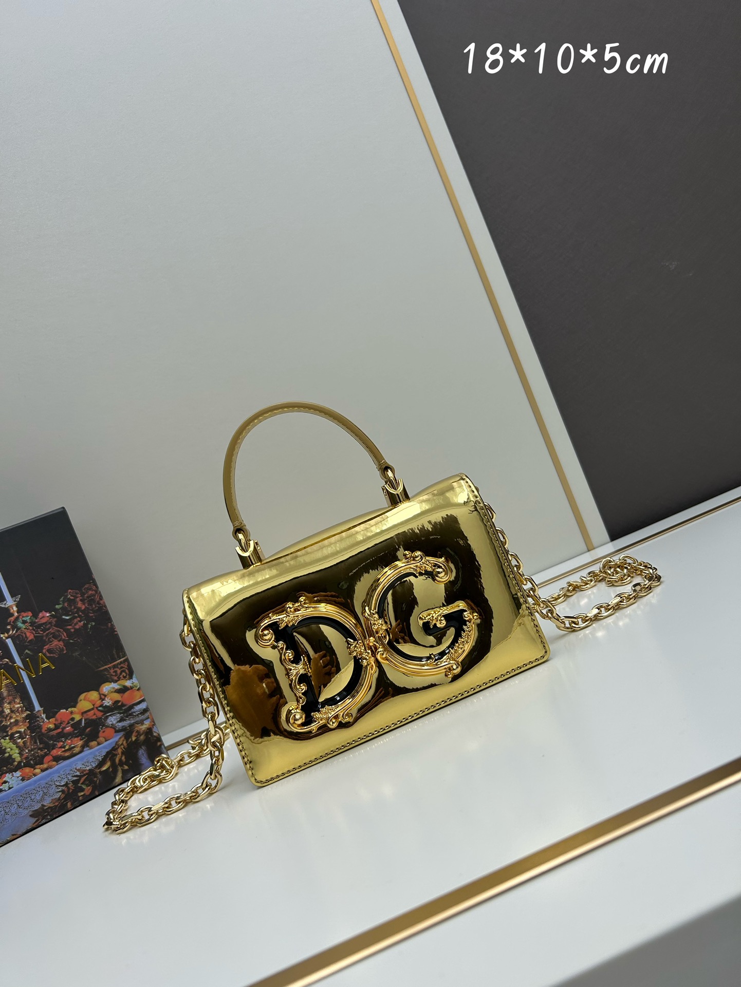 Dolce & Gabbana DG Girls Mini Top Handle Bag（Patent Leather）