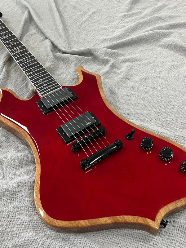 Electric Guitar with a Special 2H Pickup, Basswood Body 6 Strings Professional