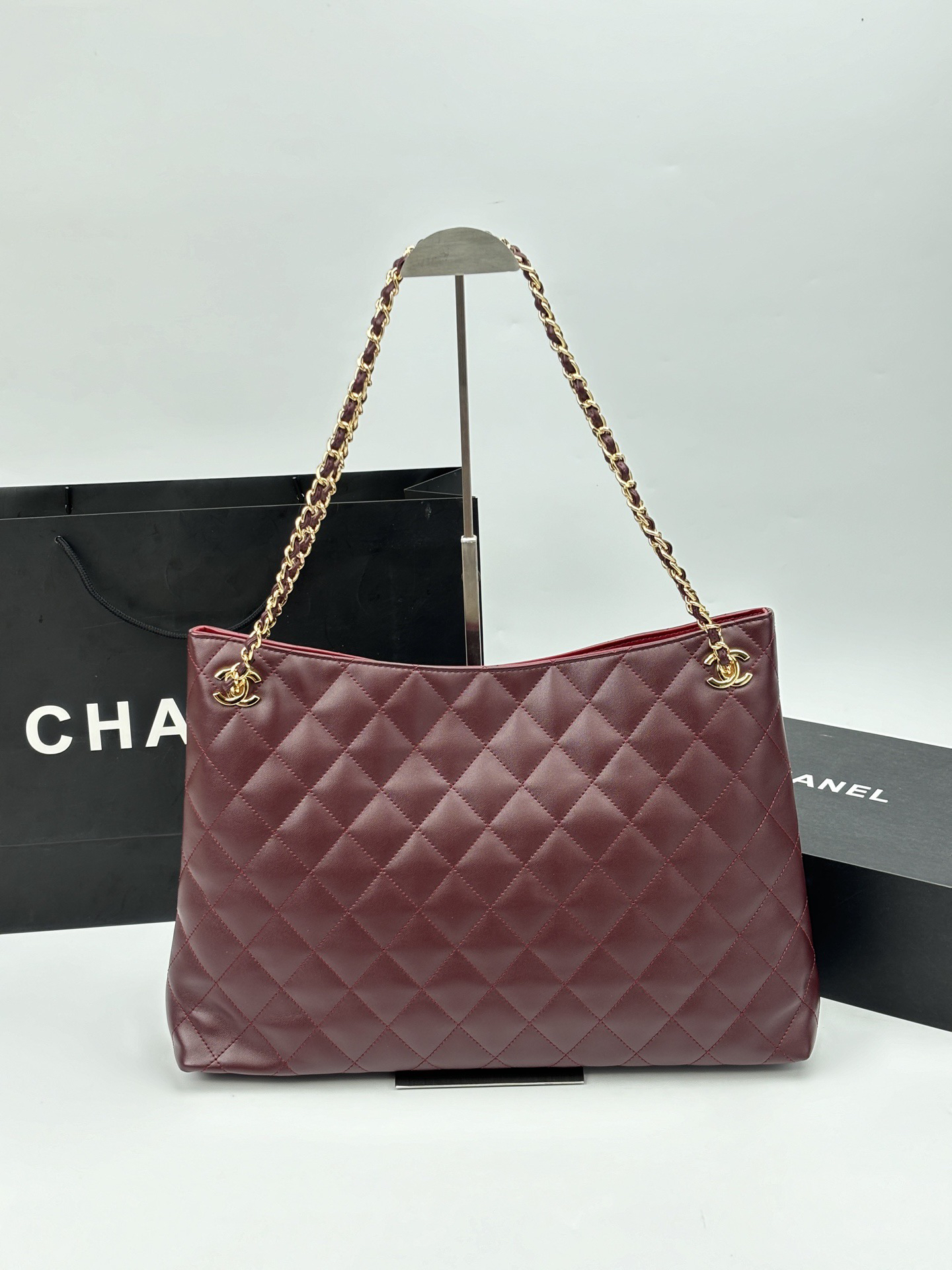 Chanel 26SS Diamond Quilted Chain Tote Bag