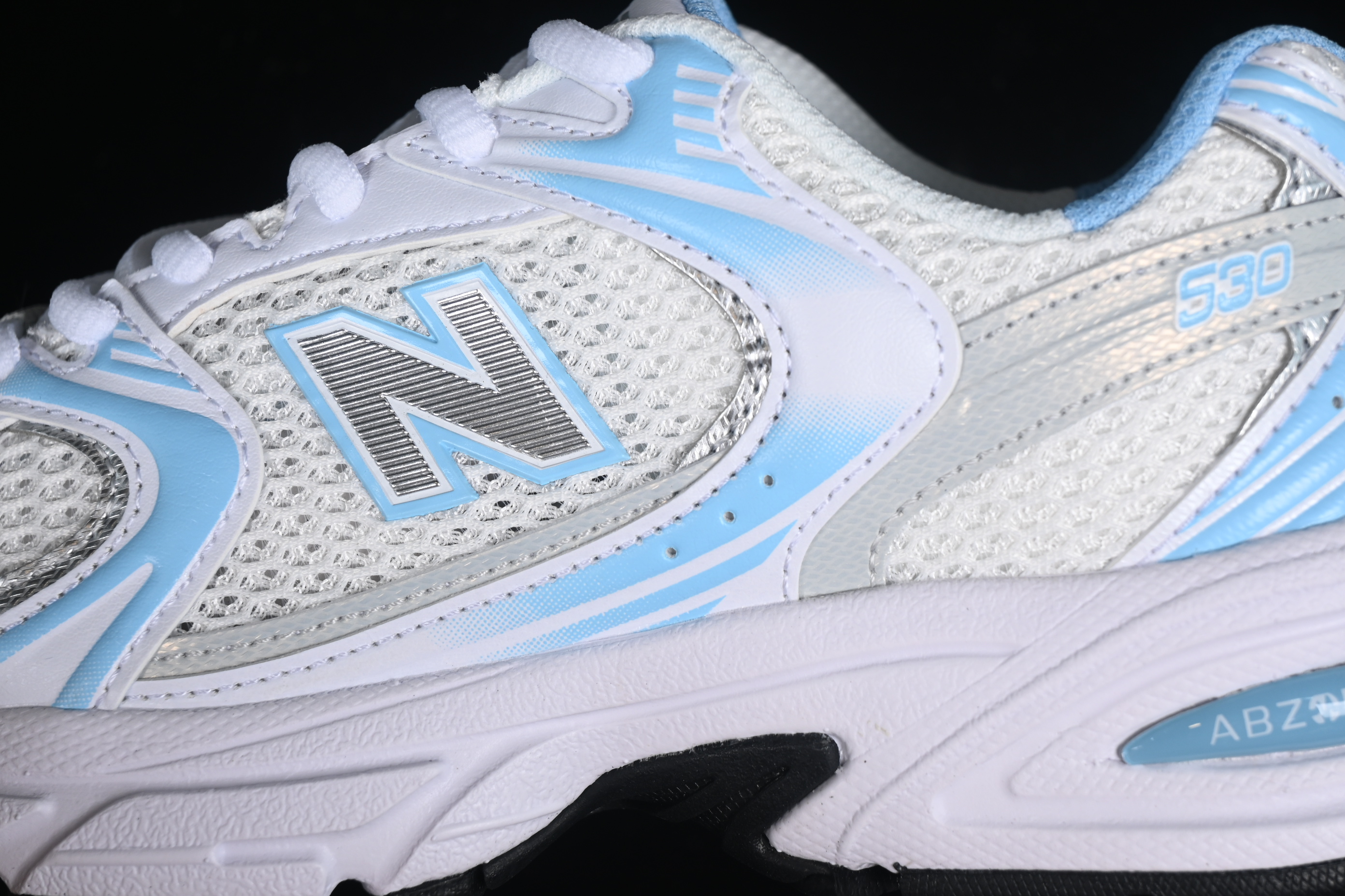 New Balance 530