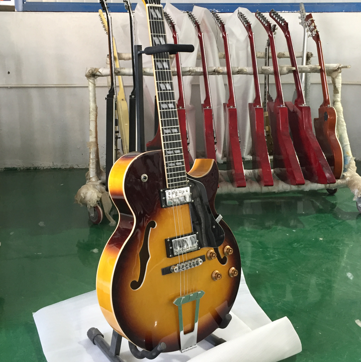 Hollow Body ES 175 Electric Guitar Sunburst Chrome Hardware Black Fretboard Top