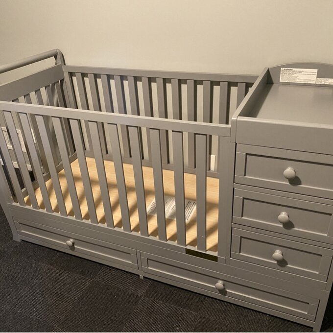 Brnaba 2-in-1 Convertible Crib and Changer