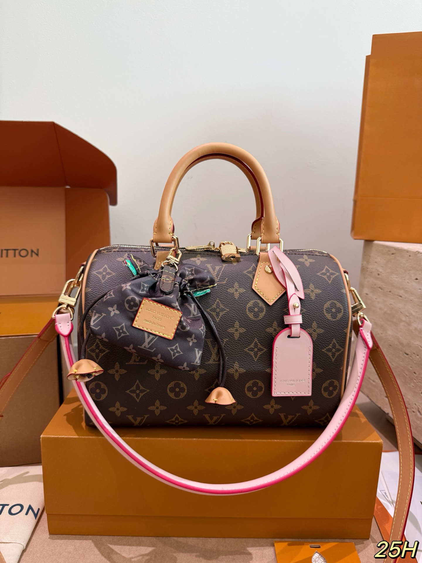 LV speedy 25 handbag