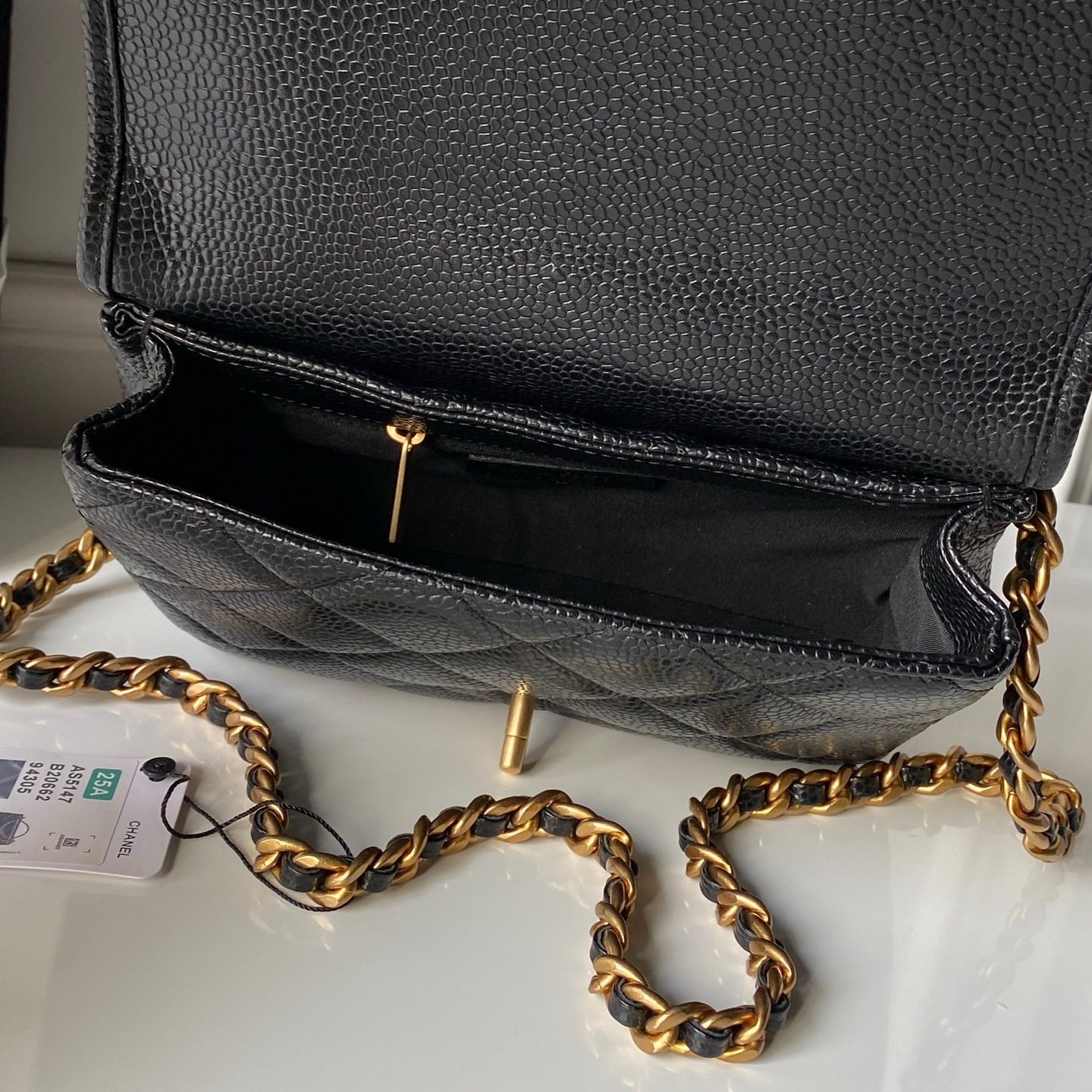 Chanel AS5147 Black Chain Hobo Bag detail 2