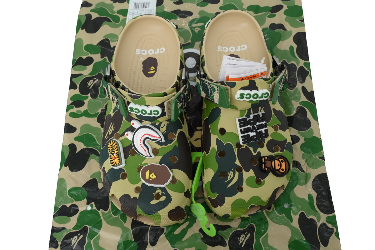 A Bathing Ape BAPE x Crocs Classic Clog ABC Camo Green