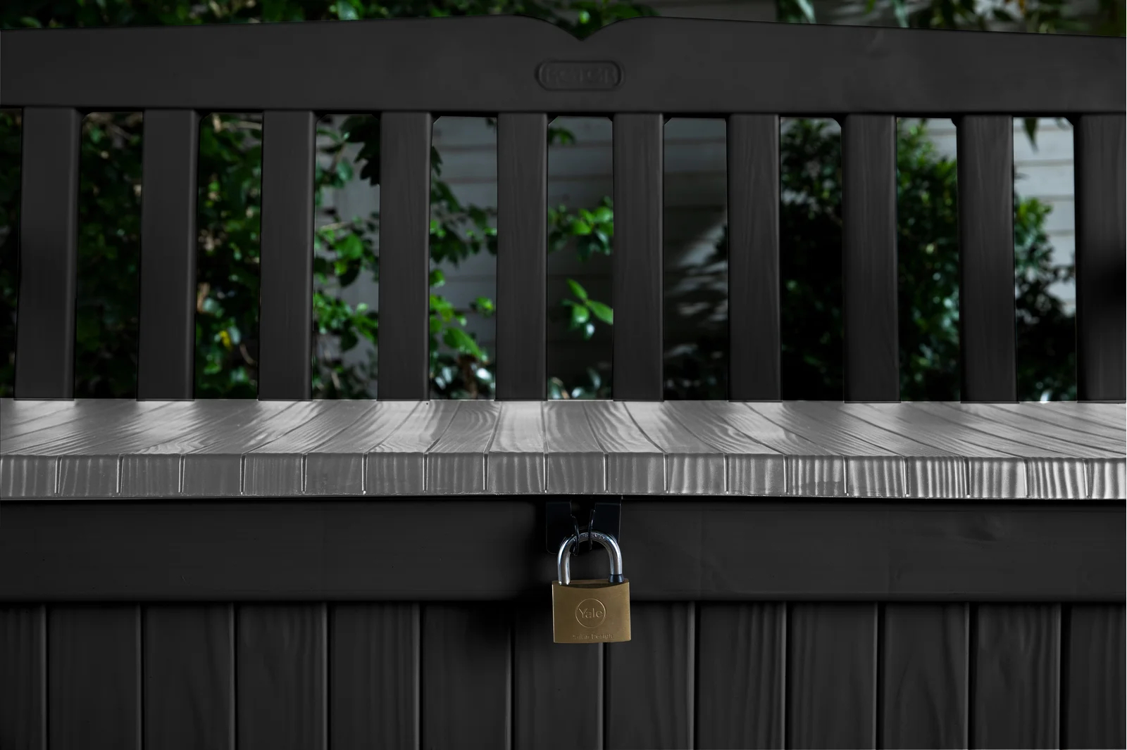 Solana Chic Elegant Wood-Look Storage Bench with Comfy Durable