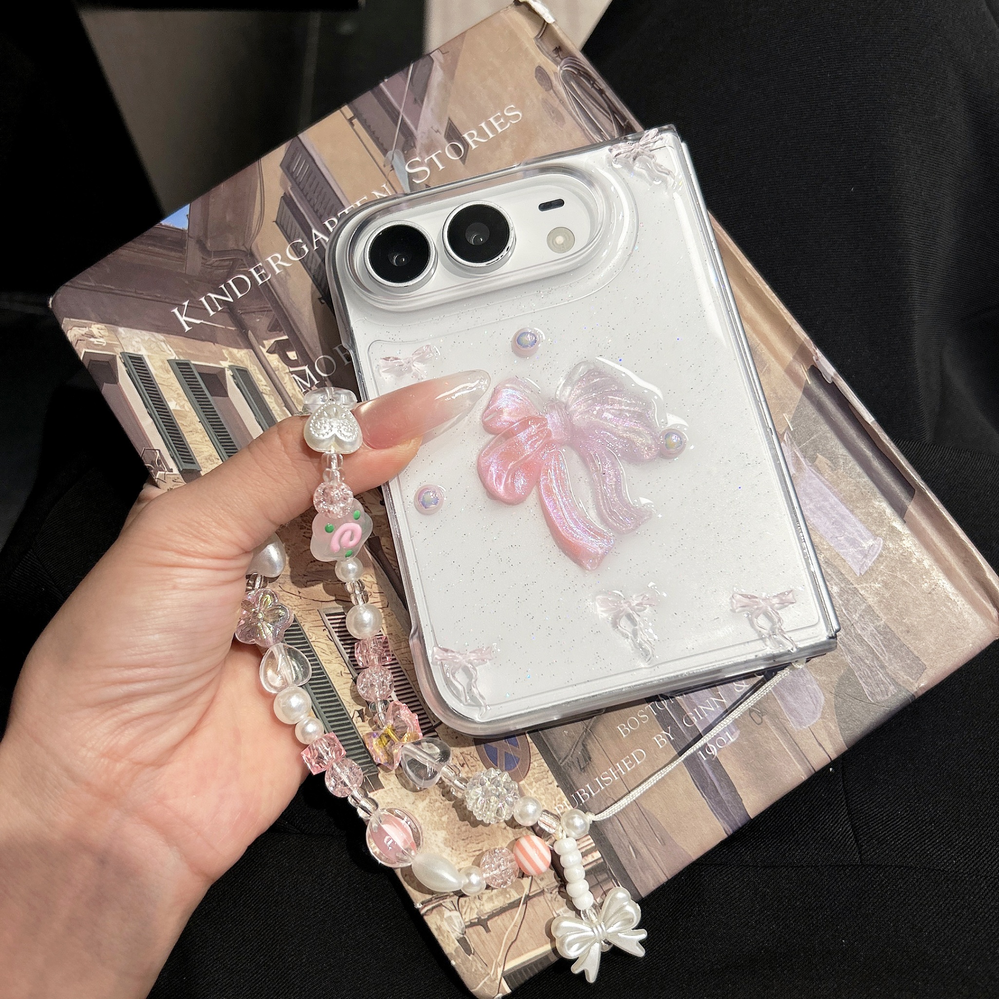 Galaxy Z Flip 6 Protective Case Clear - back view