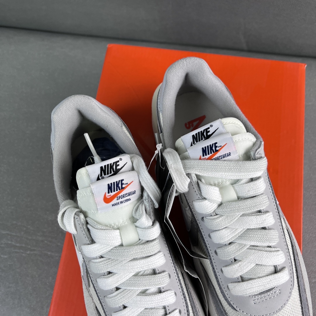 Nike x sacai Sneakers detail 3