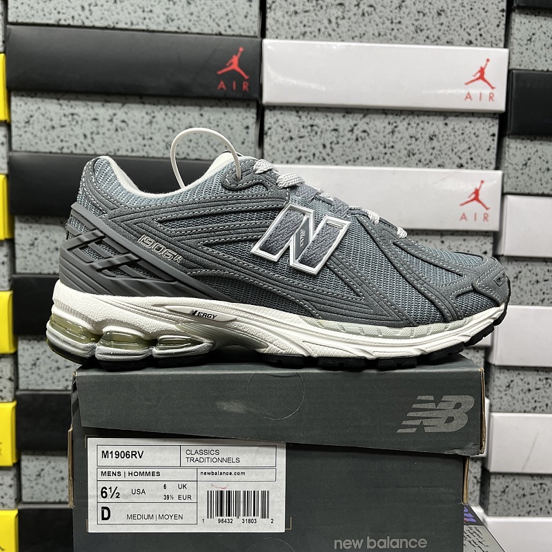 New Balance 1906 Sneakers