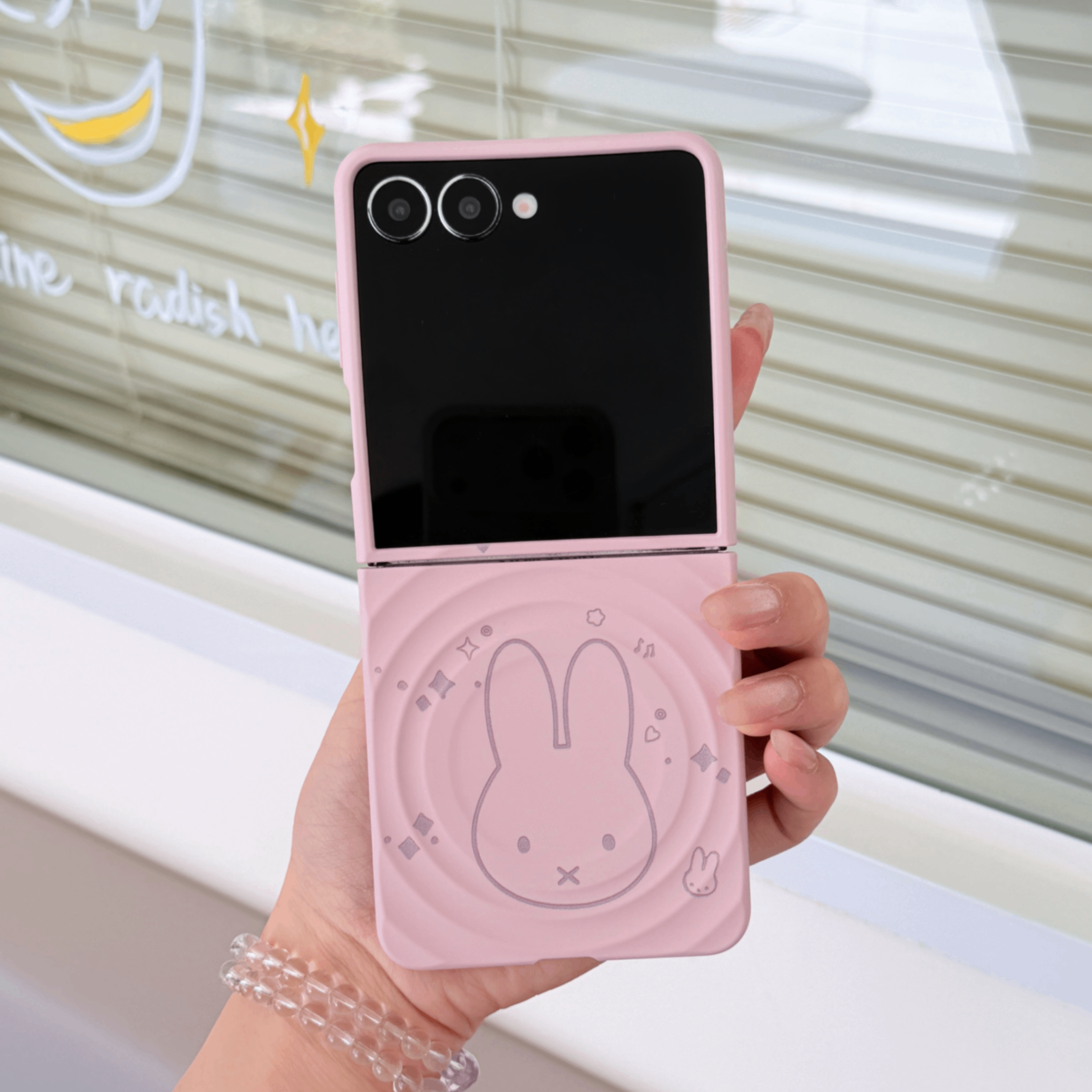 Galaxy Z Flip 4 Protective Case Magnetic - back view