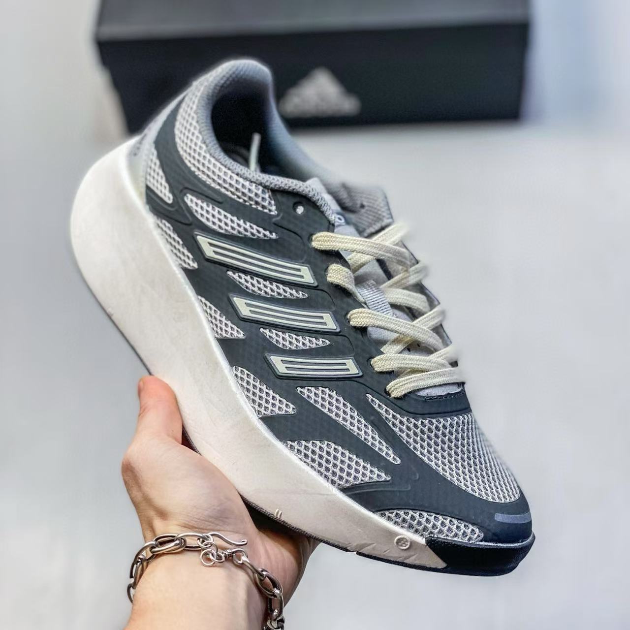 Adizero Aruku 2