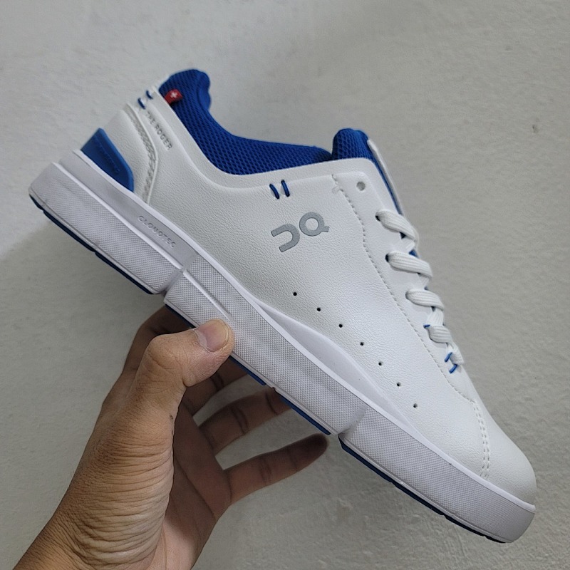 On THE ROGER Advantage colour options