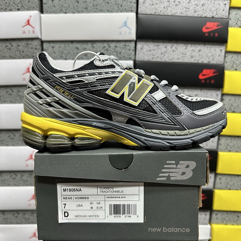 New Balance 1906 Sneakers