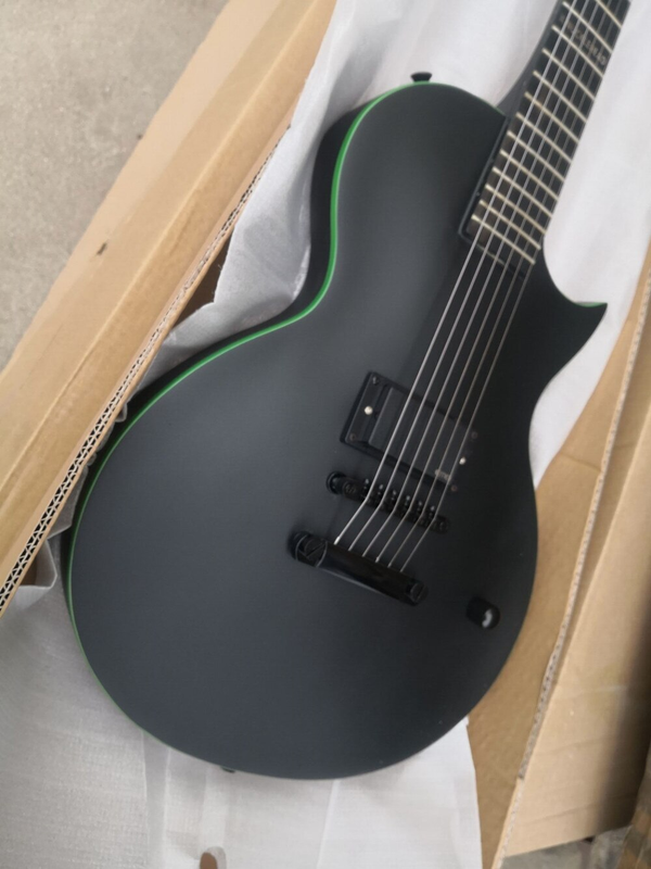 6 Strings Electric Guitar with Black Hardware, Rosewoodood Fretboard High Quality