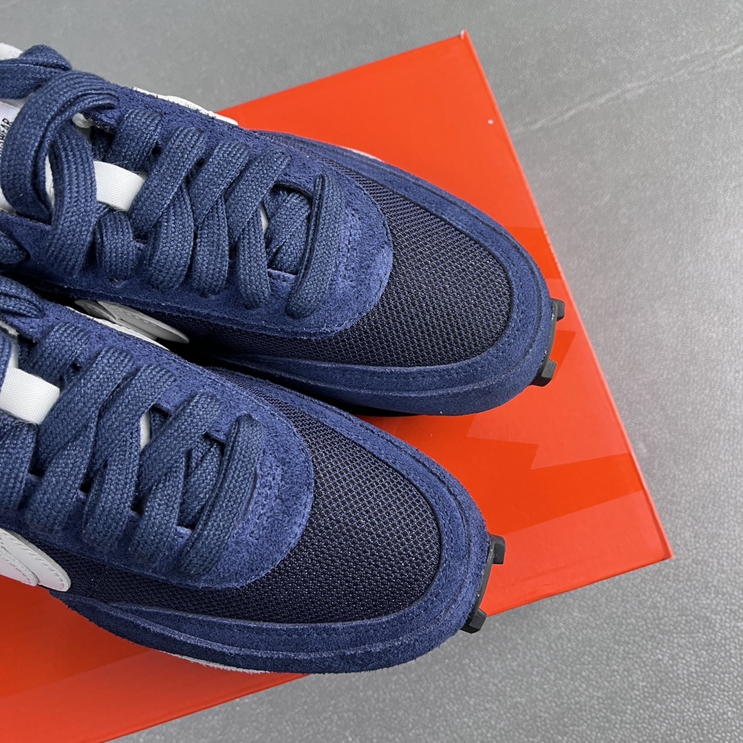 Nike x sacai Sneakers detail 2
