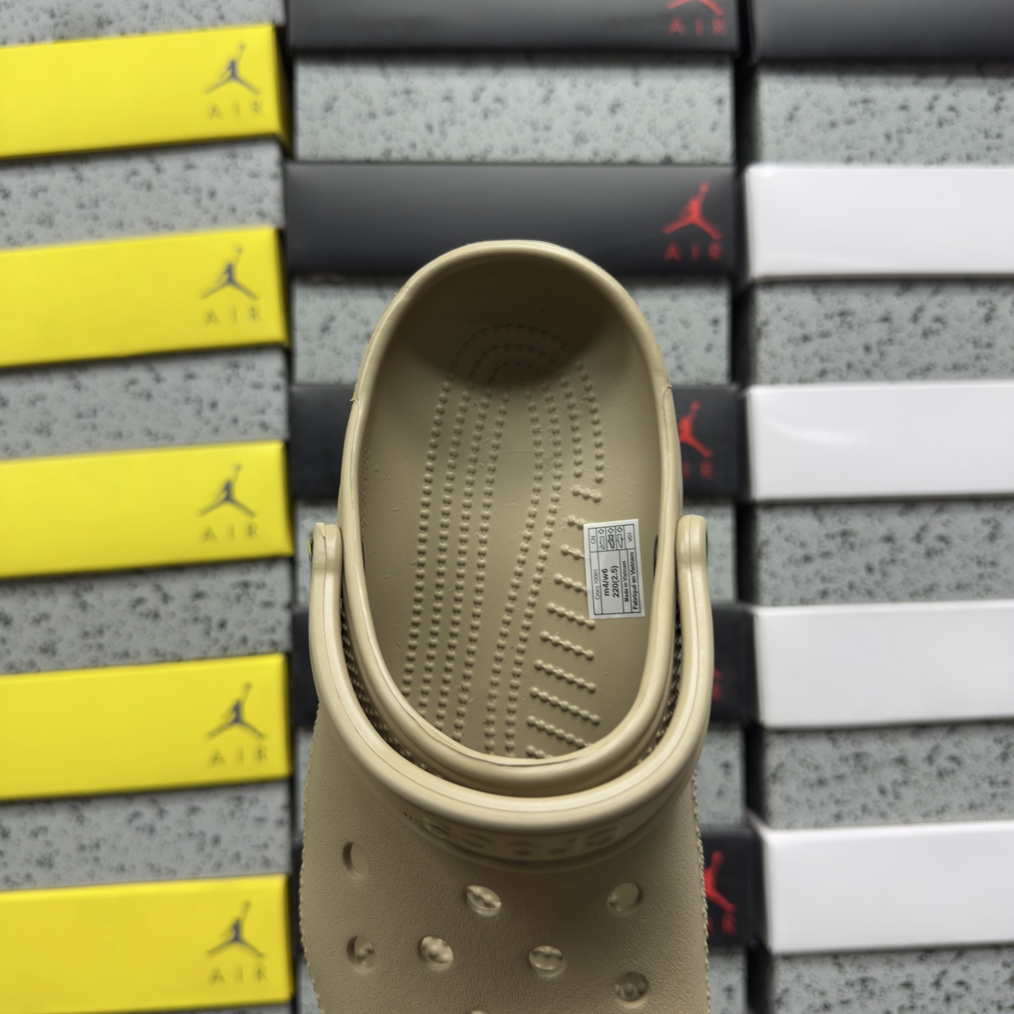 Crocs Star Clog - Khaki Detail 4