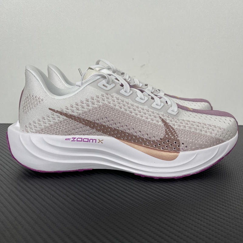 Nike Pegasus Plus