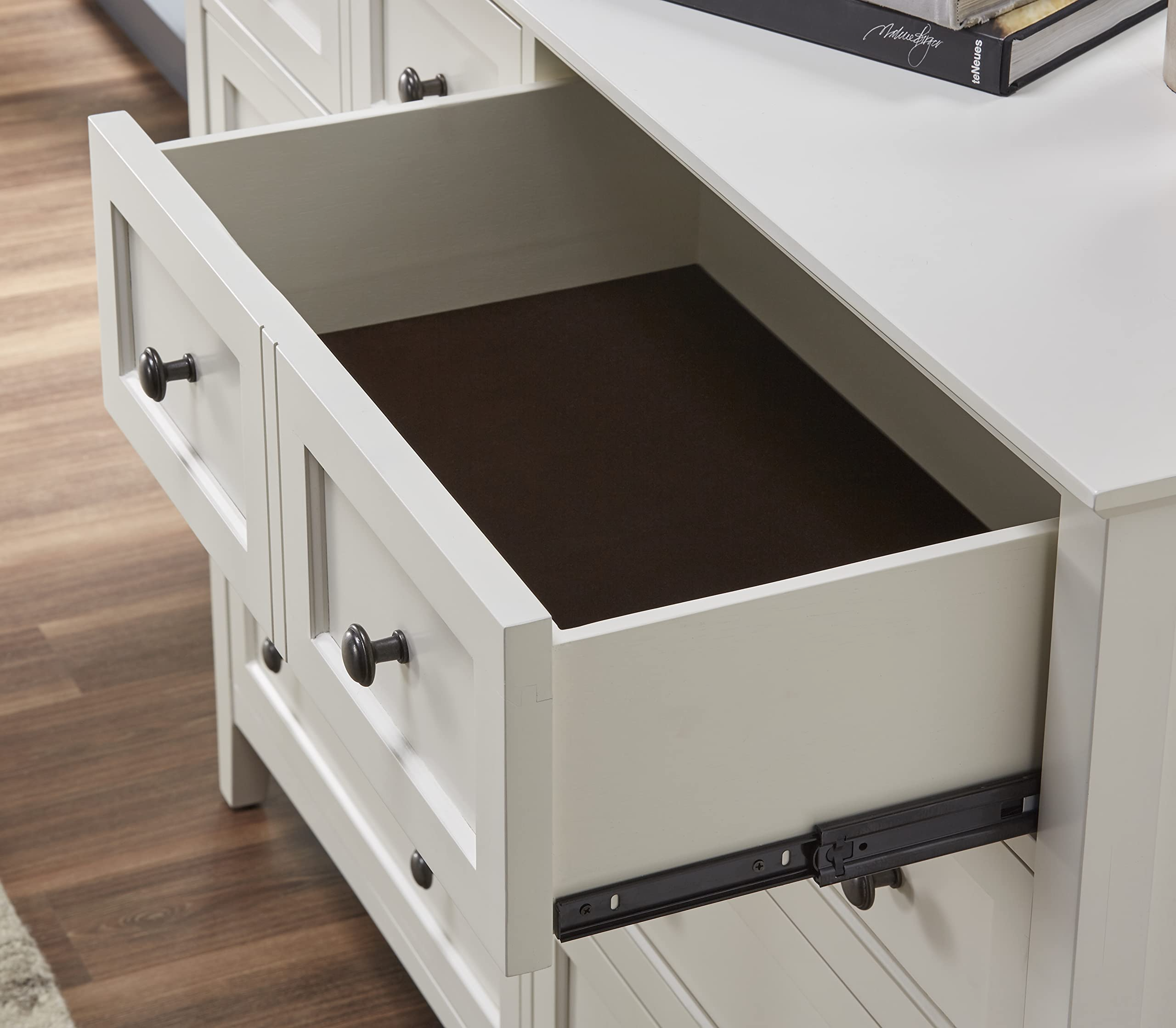 HEMNES 8-Drawer Dresser