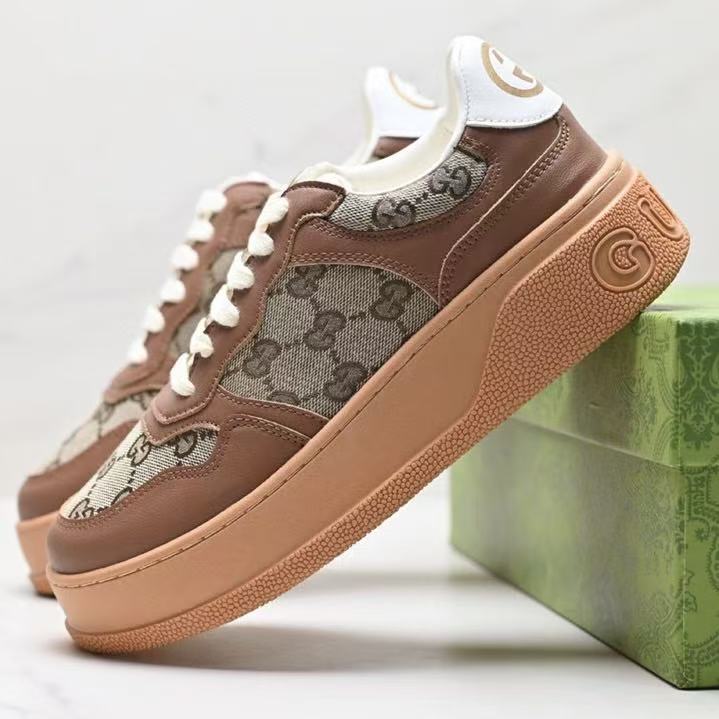 Gucci GG Supreme