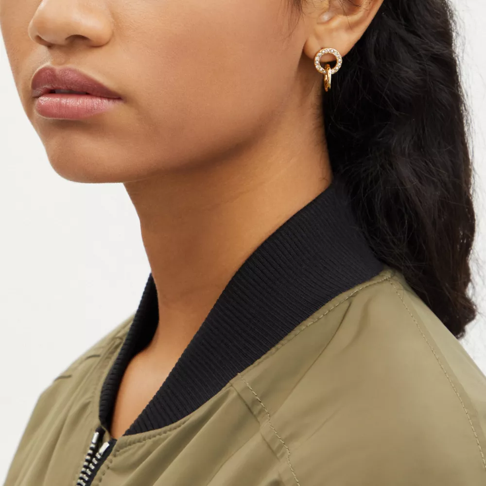 COAthtCH Interlocking Open Circle Pearl Huggie Earrings