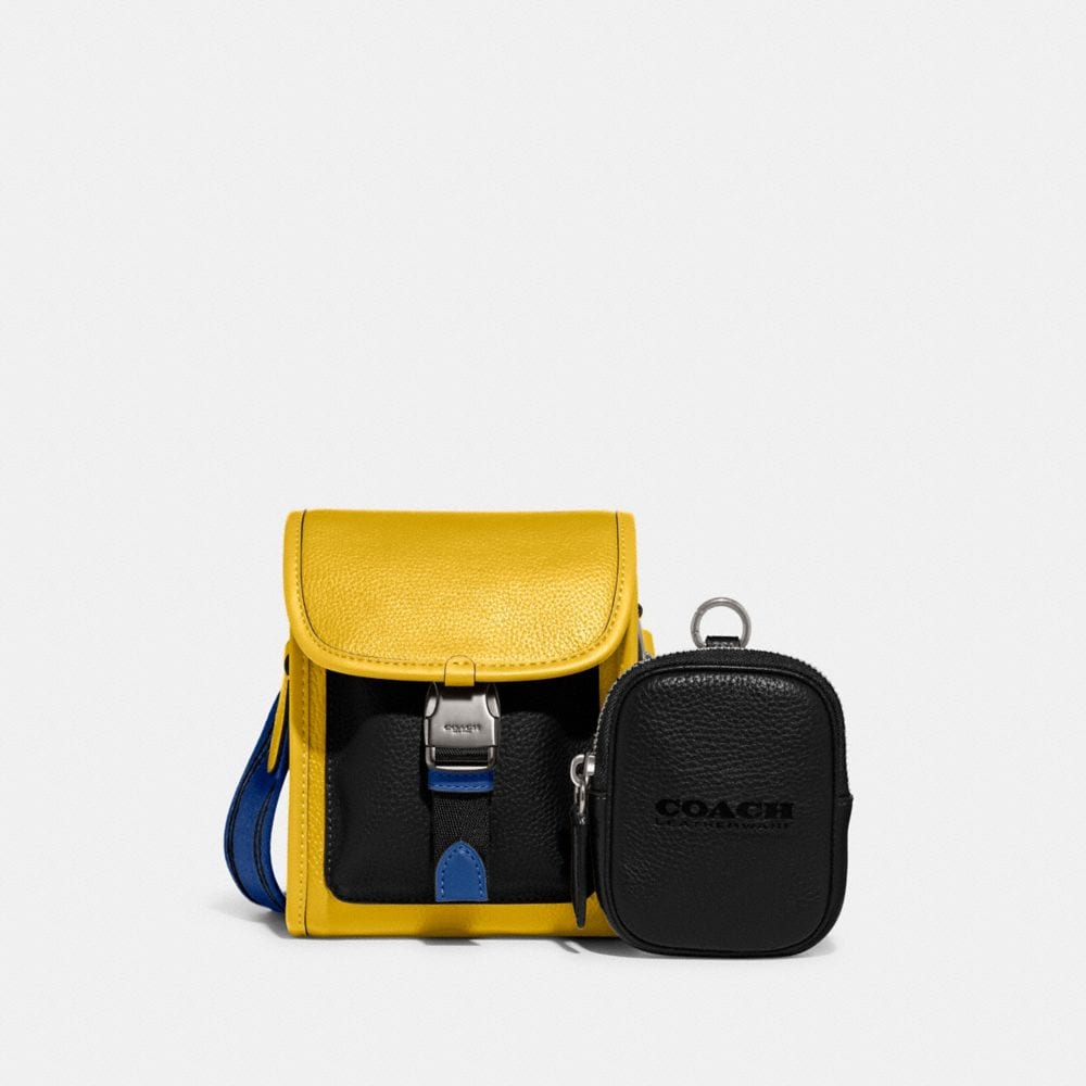 COAthtCH Classic handbags