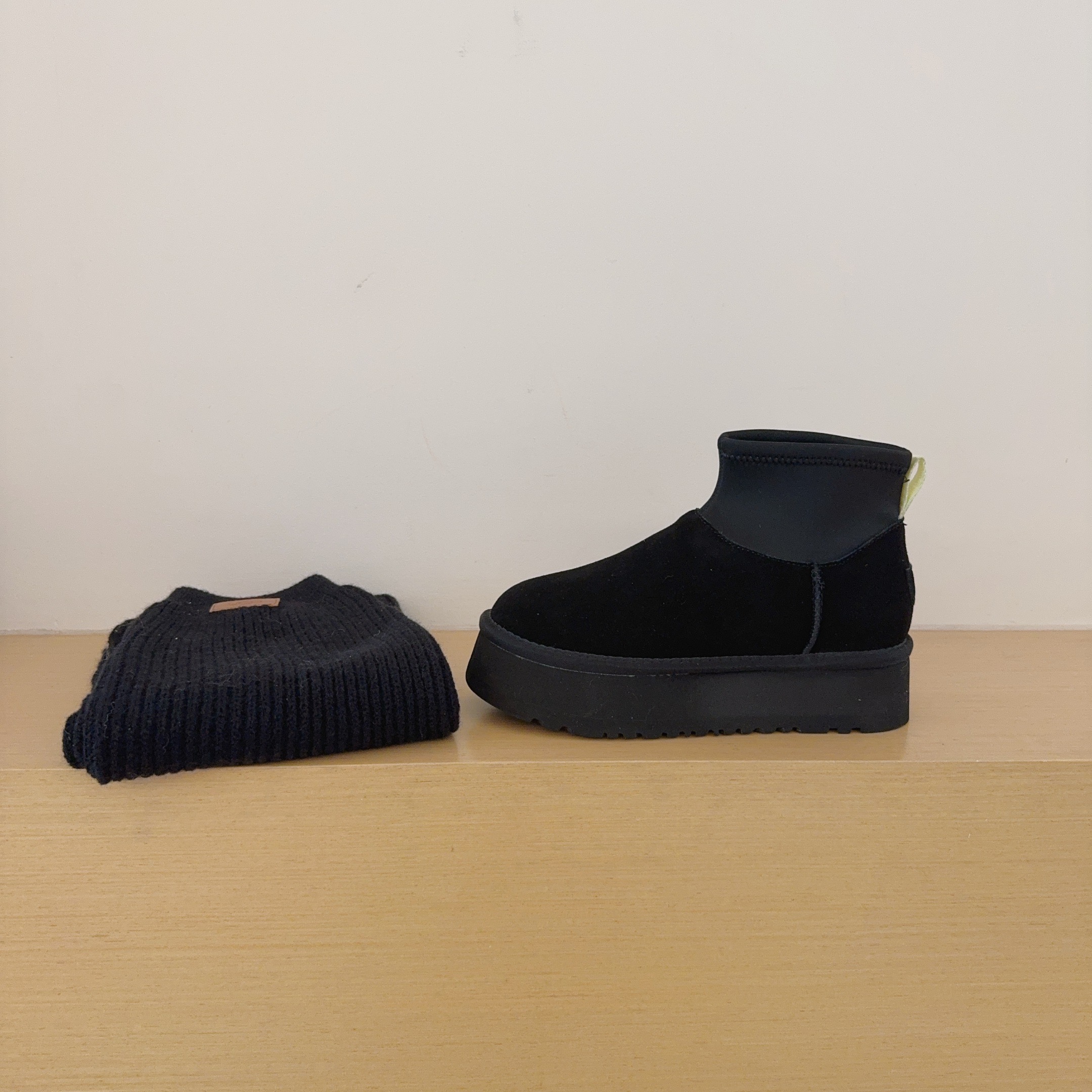 UGG Footwear Style 028