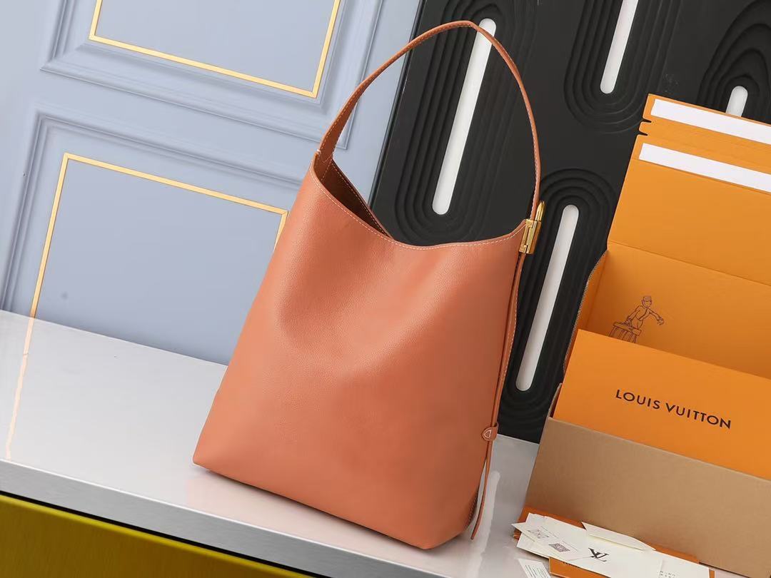 LV Key Hobo bag