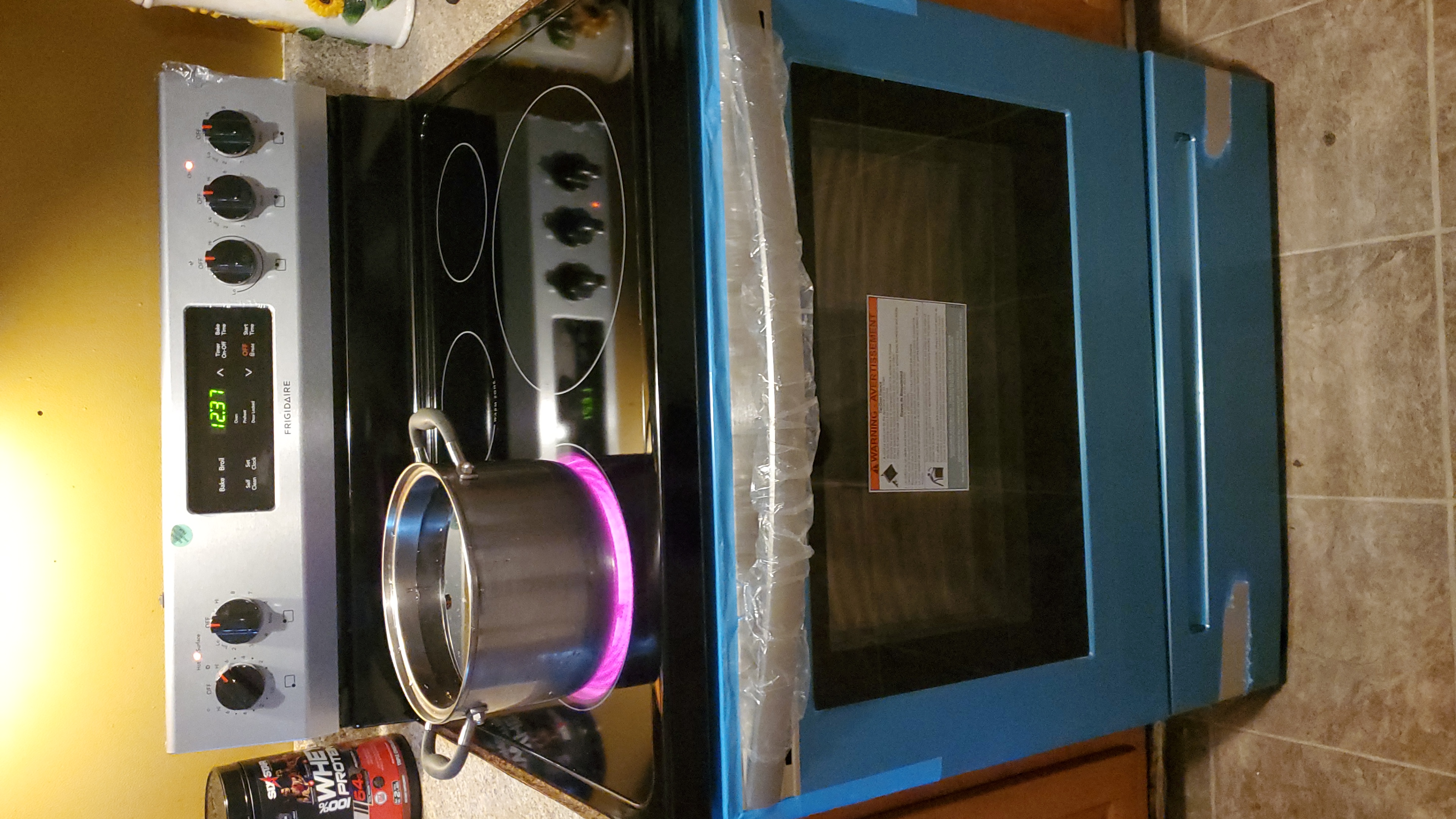 30 Freestanding Electric Range with 5.3 cu. ft. Capacity 2 Oven