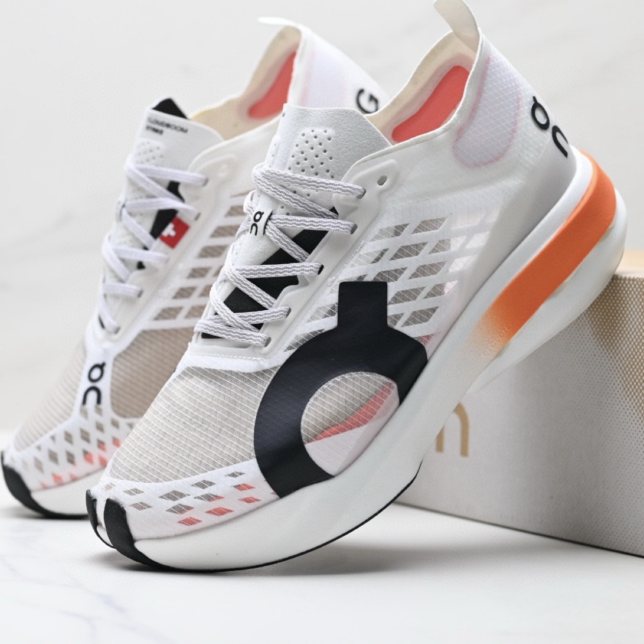 ON Cloudboom Strike & Max Detail 8