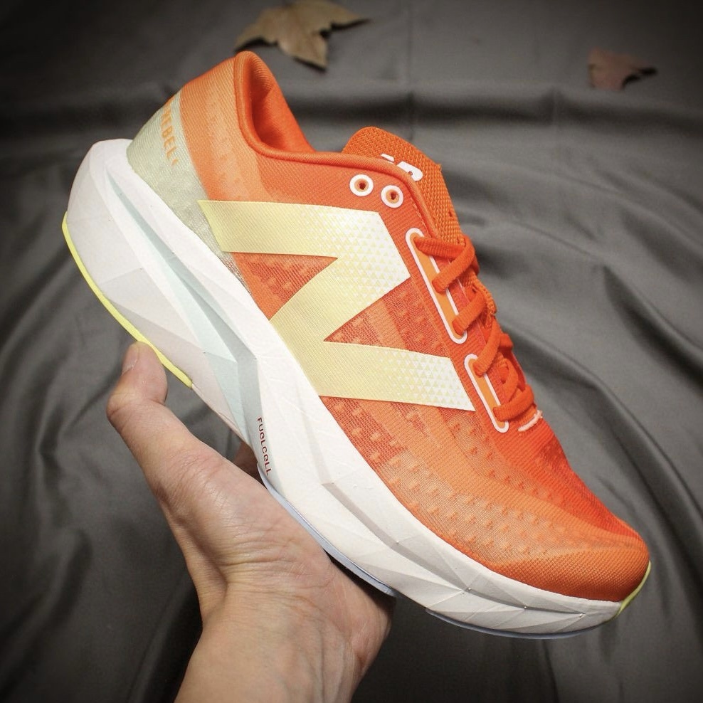New Balance FuelCell Rebel V4