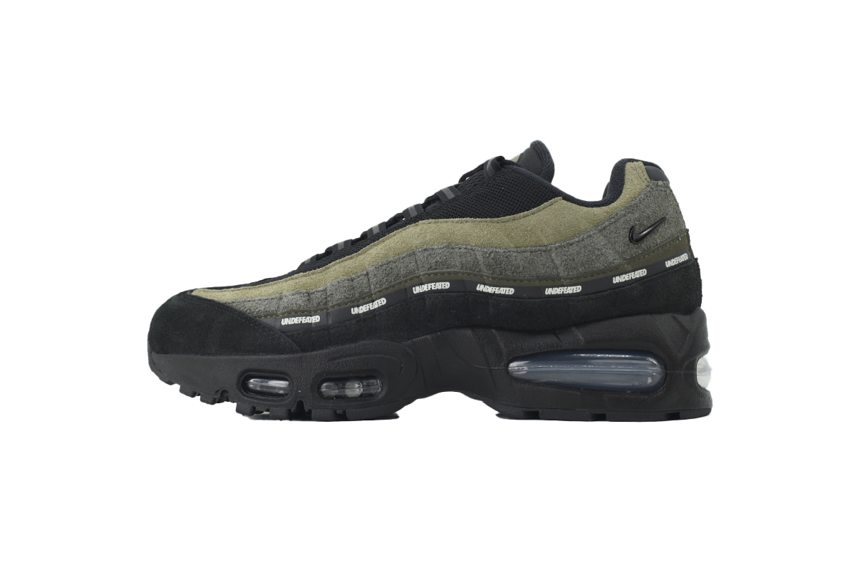 Undefeated x Nike Air Max 95 Medium Olive IB4523-200
