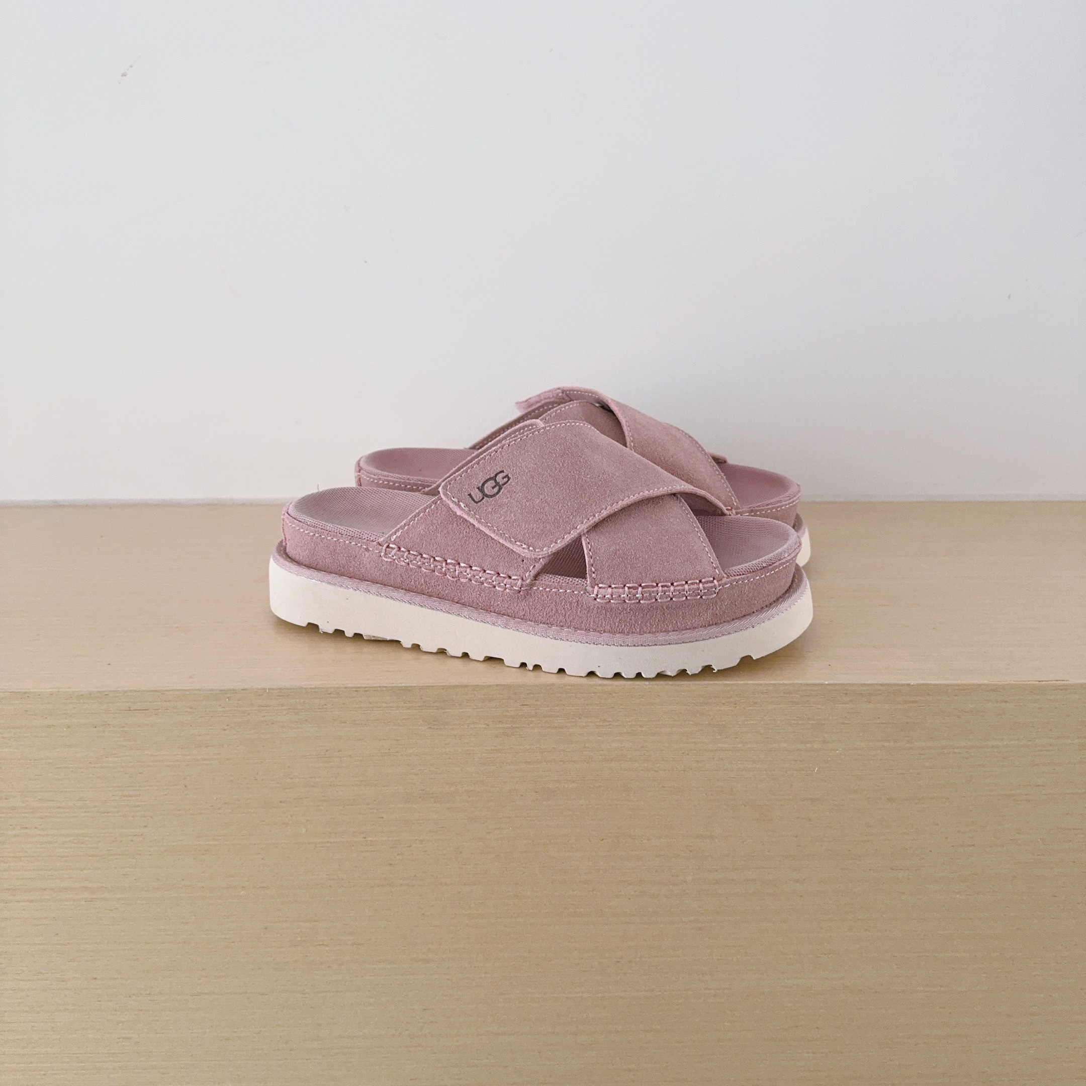 UGG Footwear Style 094