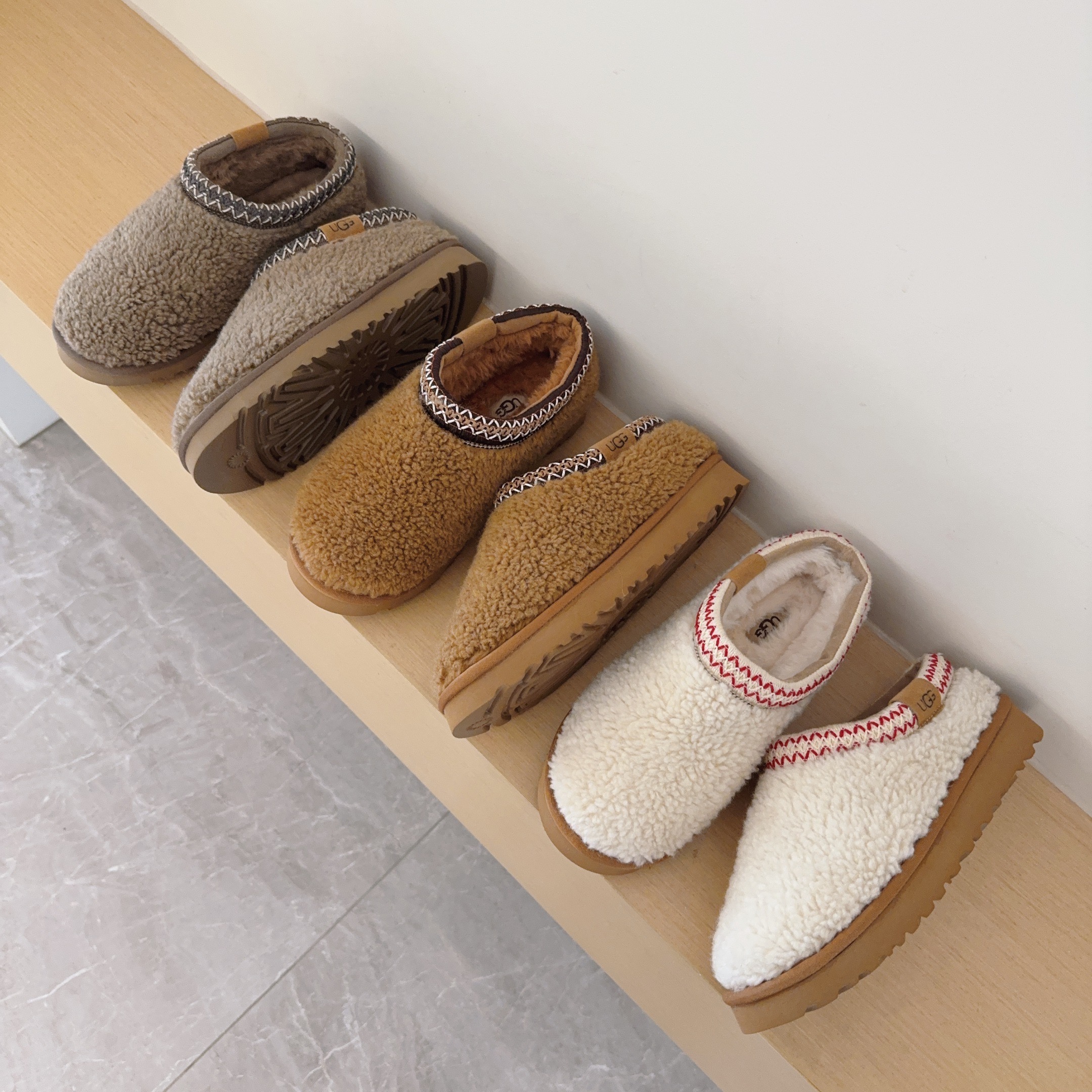 Curly Fleece Loafers