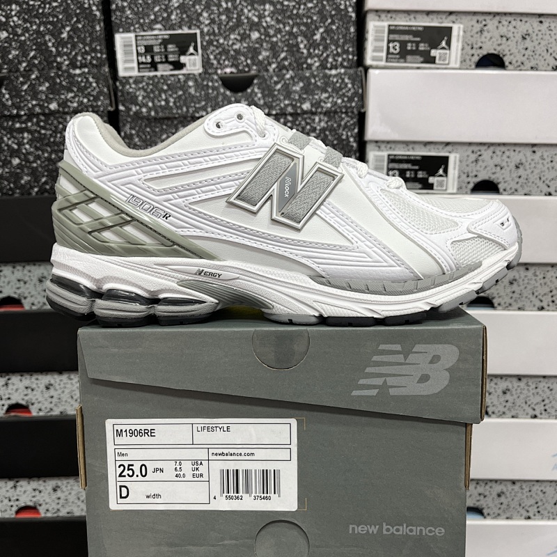 New Balance 1906 Sneakers